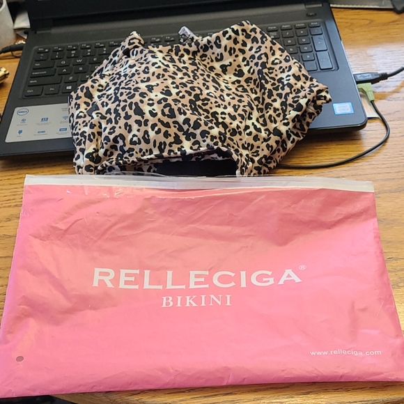 🚺 Ladies swimsuit XL - Picture 9 of 10